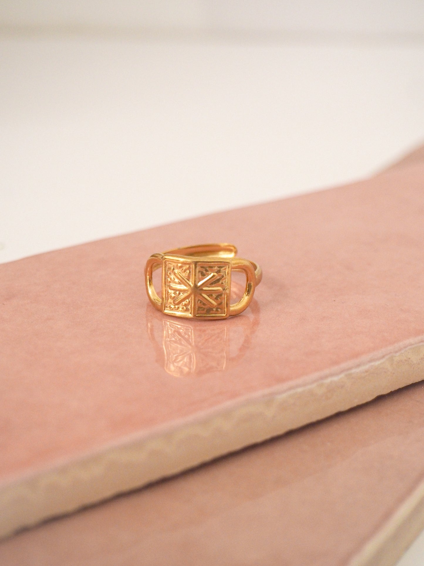 Agnes ring